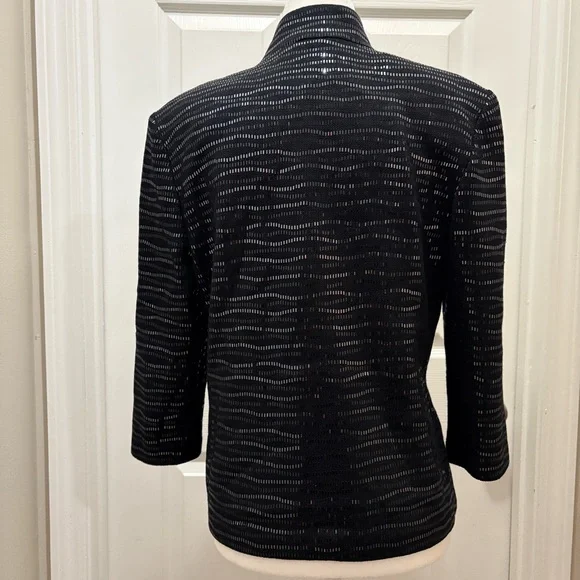St. John Evening Black Textured Open-Front Blazer Embellished Buttons Size 2 - Picture 4 of 15